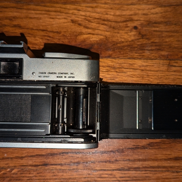 Bell & Howell Canon 35mm Camera- Body only - Picture 6 of 6